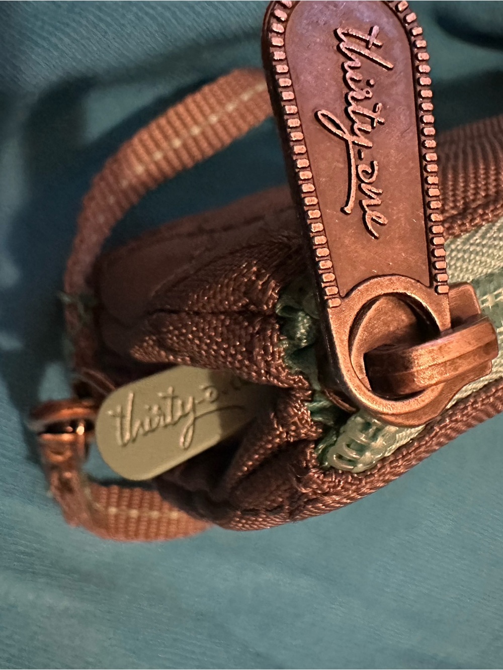 Textured Circle Quilted Wristlet - Gray - Picture 8 of 9